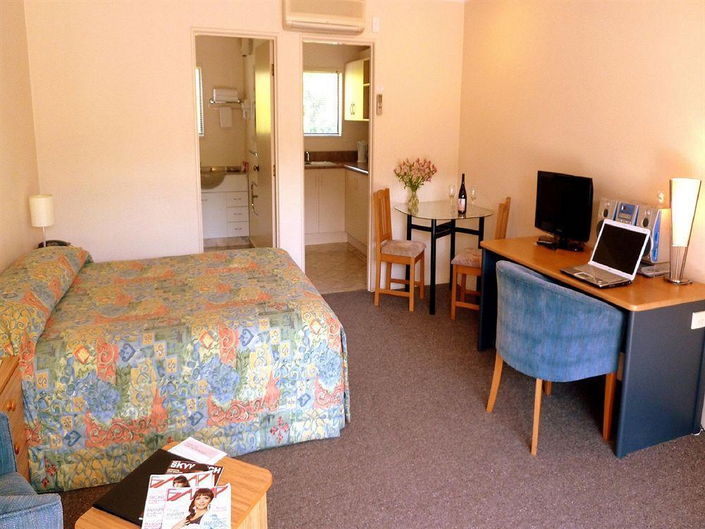 Tudor Lodge Motel Nelson Eksteriør bilde